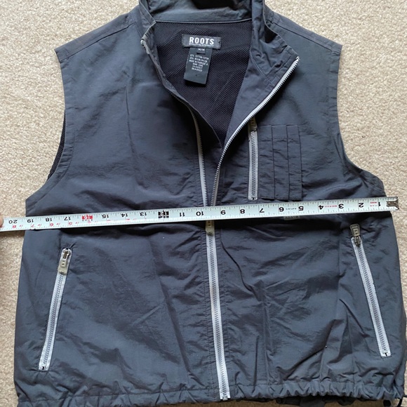 Grey Roots vest. - Picture 5 of 9